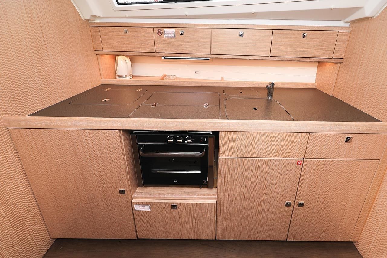 Bavaria Cruiser 41 | Fleur de Lys