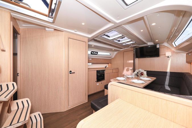 Bavaria Cruiser 41 | Fleur de Lys