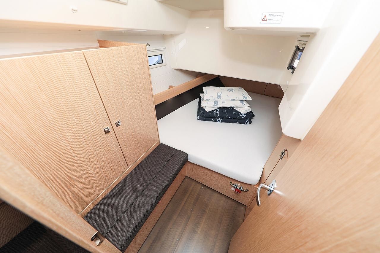 Bavaria Cruiser 41 | Fleur de Lys