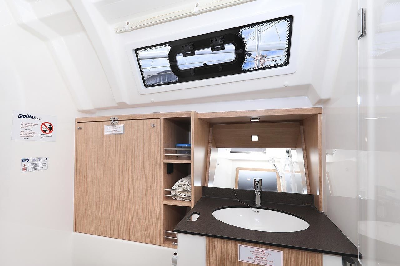 Bavaria Cruiser 41 | Fleur de Lys