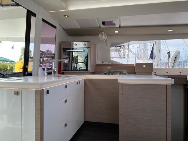 Fountaine Pajot Astrea 42 | Ooga Chaka