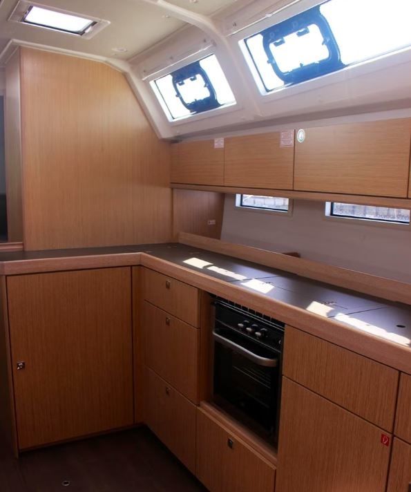 Bavaria Cruiser 46 | Divine