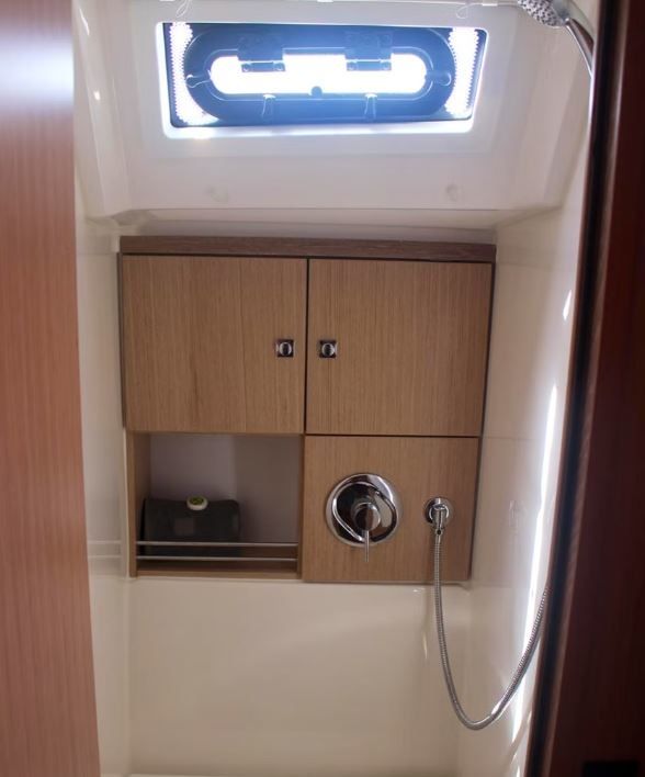 Bavaria Cruiser 46 | Divine