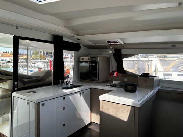 Fountaine Pajot Astrea 42 | Hakuna Matata 1
