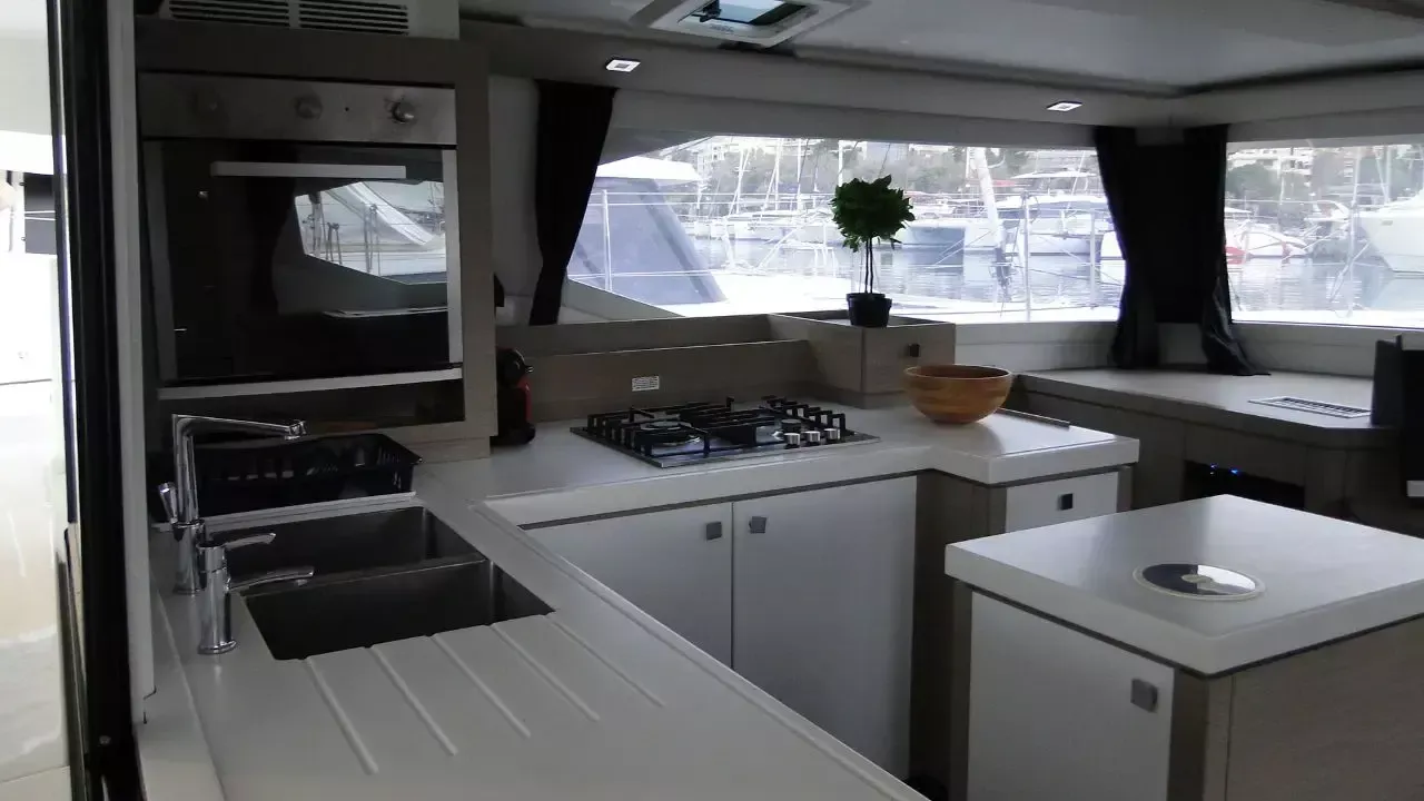 Fountaine Pajot Saona 47 | Nefeli
