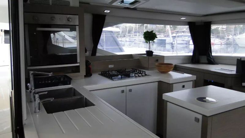 Fountaine Pajot Saona 47 | Nefeli