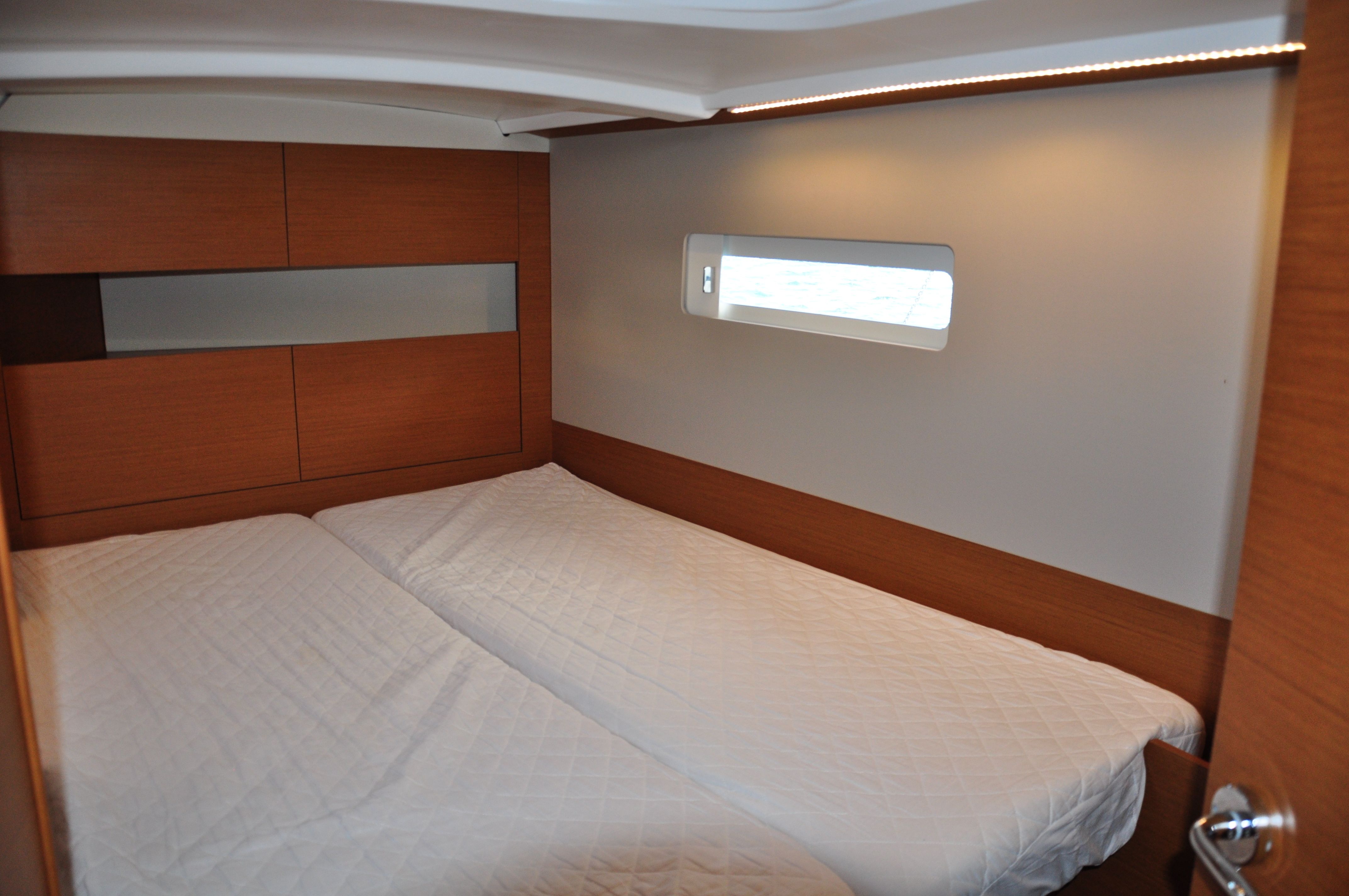 Jeanneau Sun Odyssey 410 | Sea Tamer