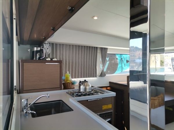 Lagoon 40 | Wave Elli