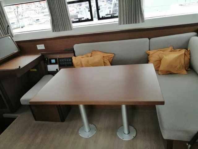 Lagoon 40 | Wave Elli