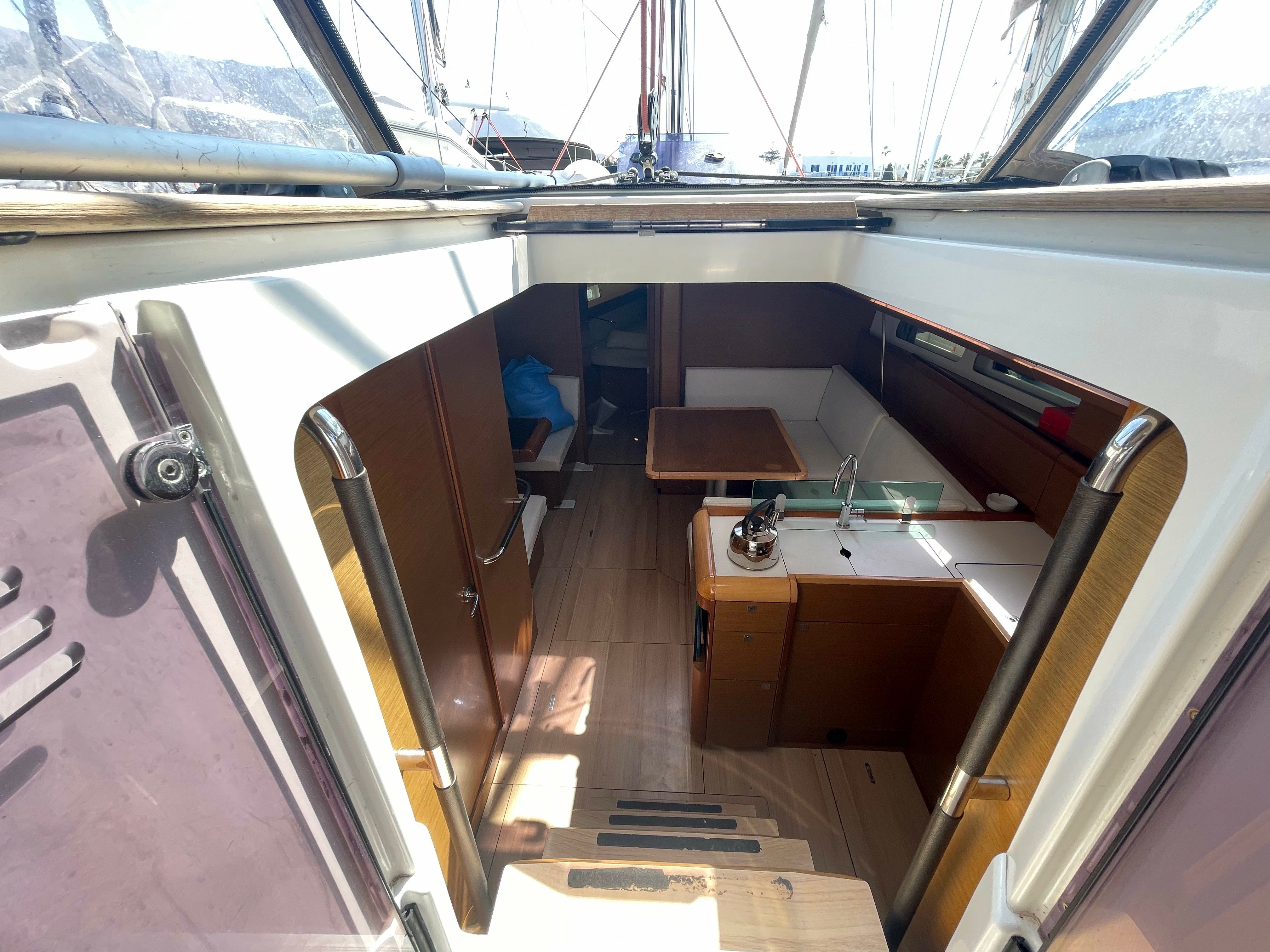 Jeanneau Sun Odyssey 419 | Blueberry