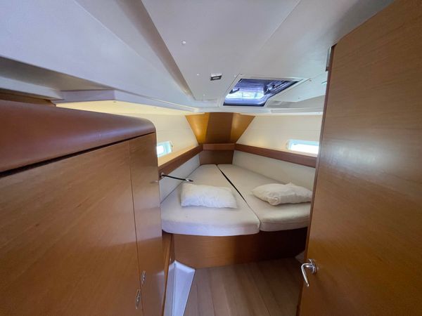 Jeanneau Sun Odyssey 419 | Blueberry