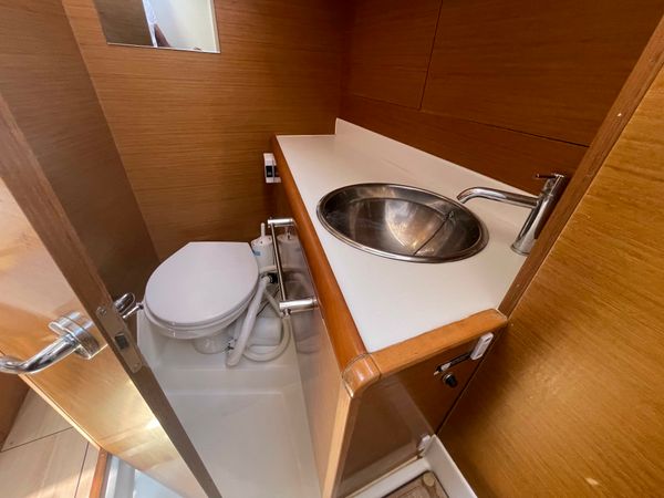 Jeanneau Sun Odyssey 419 | Blueberry