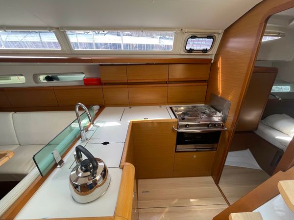Jeanneau Sun Odyssey 419 | Blueberry