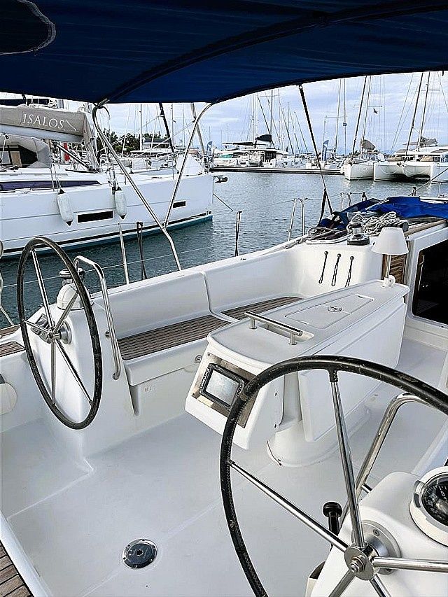 Beneteau Oceanis 43 | Twins