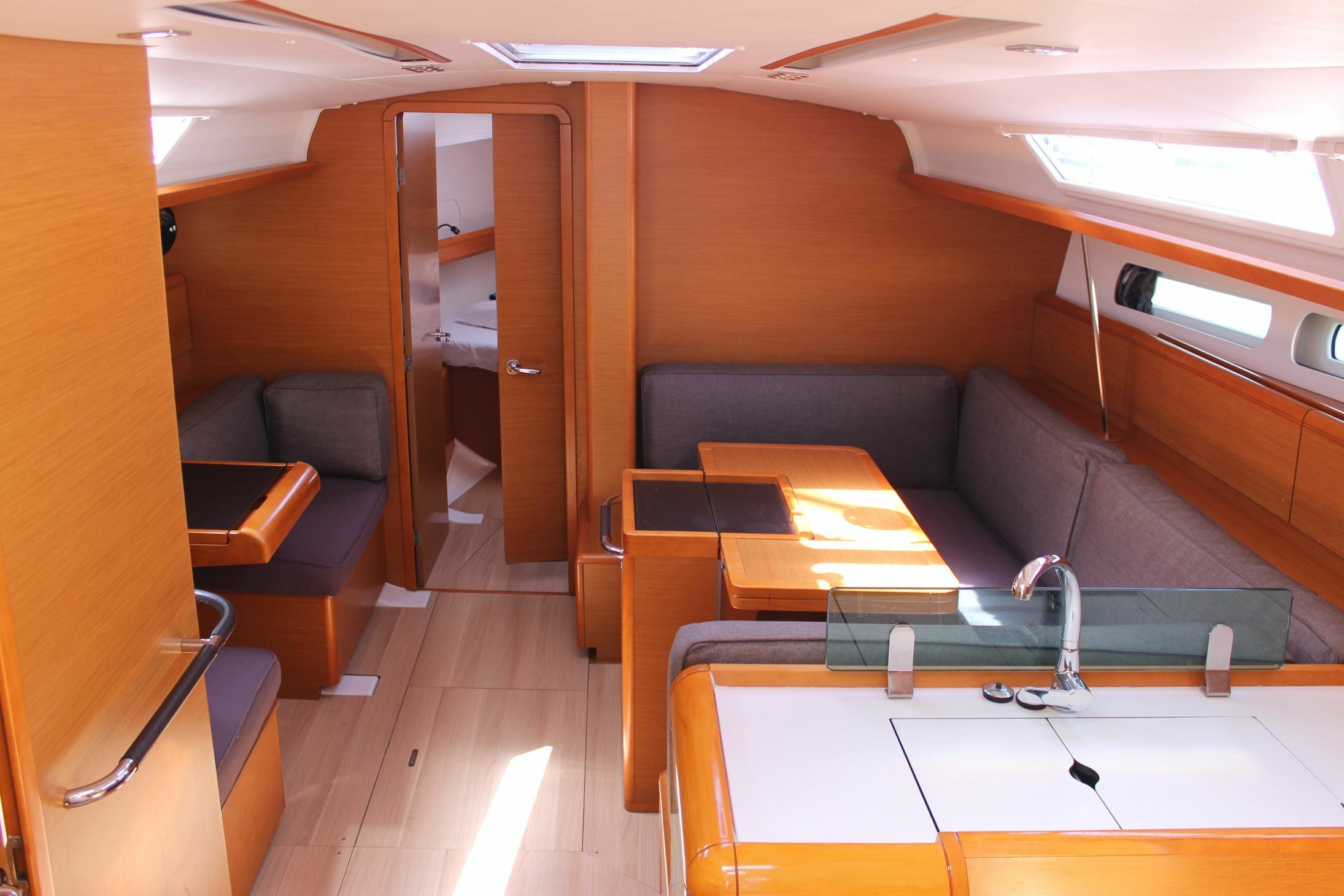 Jeanneau Sun Odyssey 419 | Lionheart