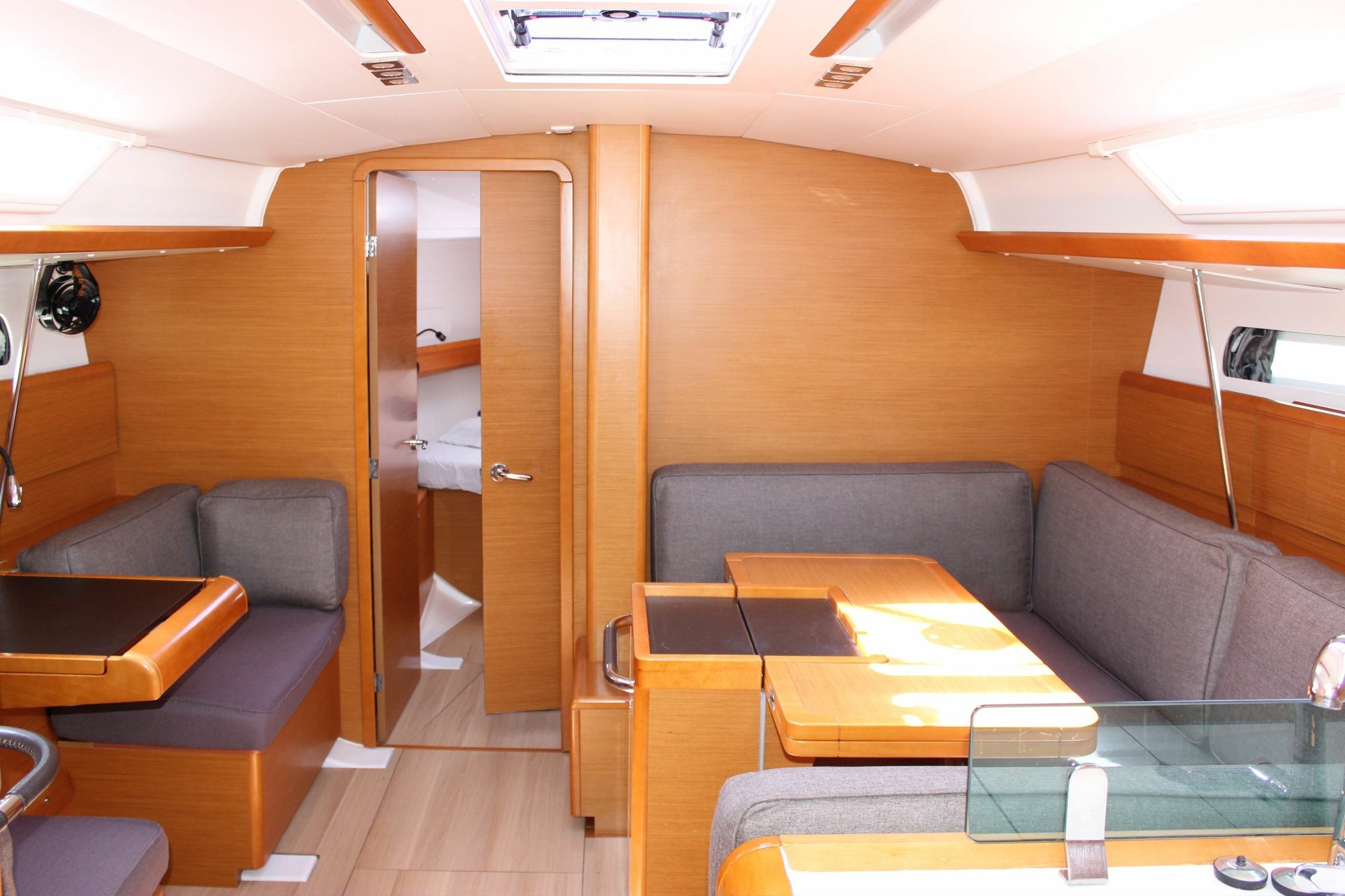 Jeanneau Sun Odyssey 419 | Lionheart