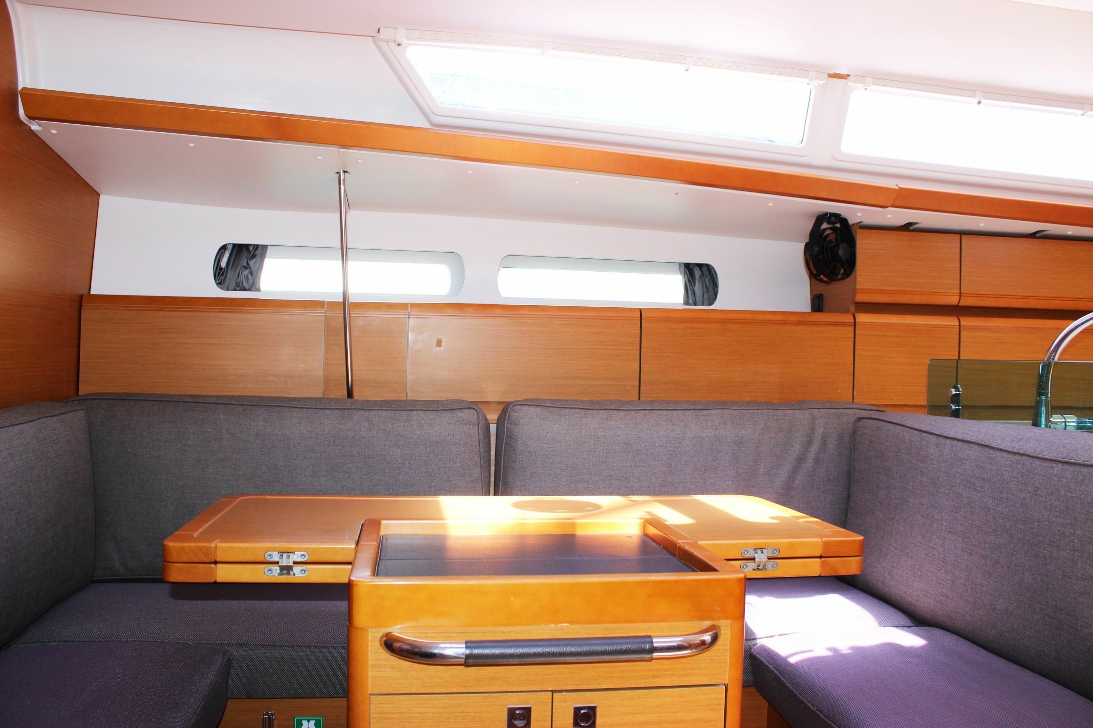 Jeanneau Sun Odyssey 419 | Lionheart