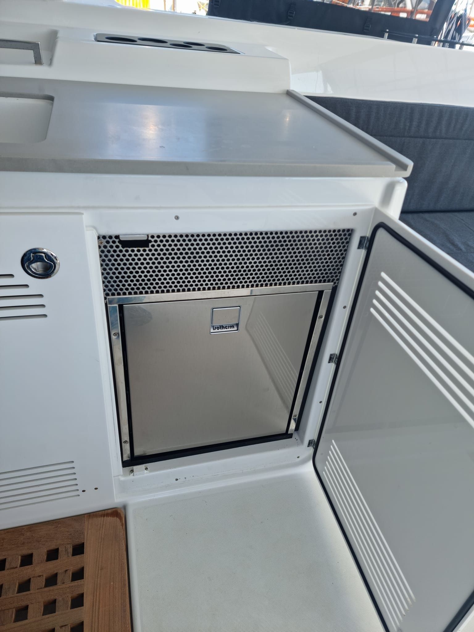 Lagoon 46 | Hydra 14