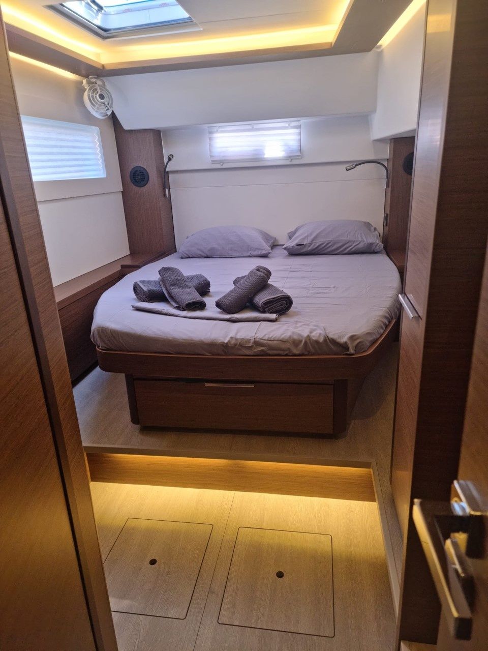 Lagoon 46 | Hydra 14