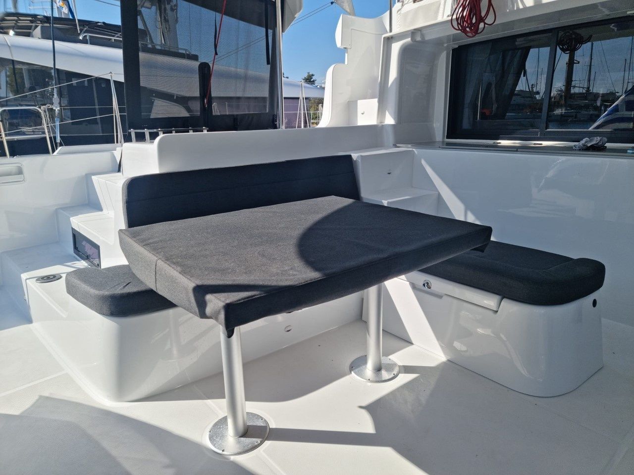 Lagoon 46 | Hydra 14