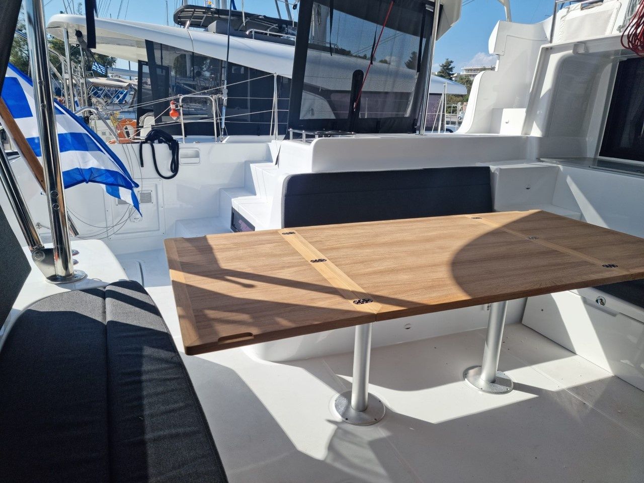 Lagoon 46 | Hydra 14