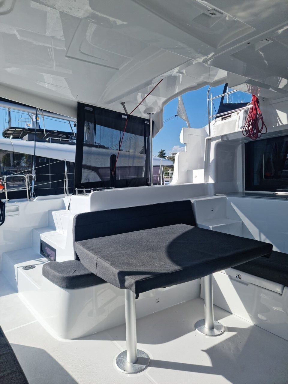 Lagoon 46 | Hydra 14