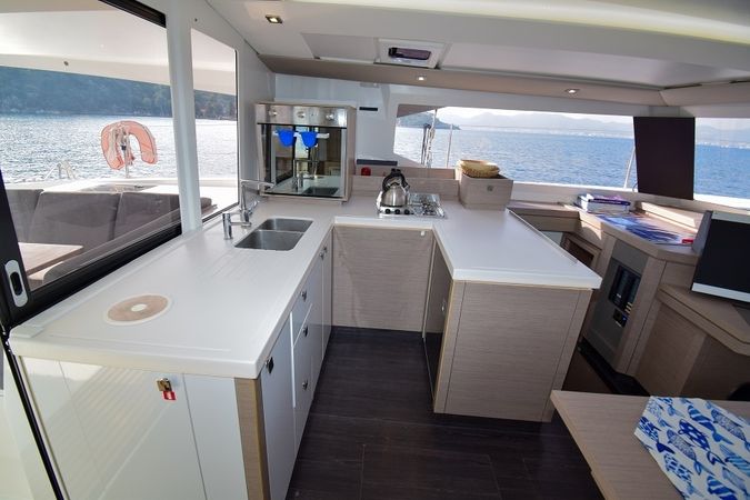 Fountaine Pajot Astrea 42 | Osaya