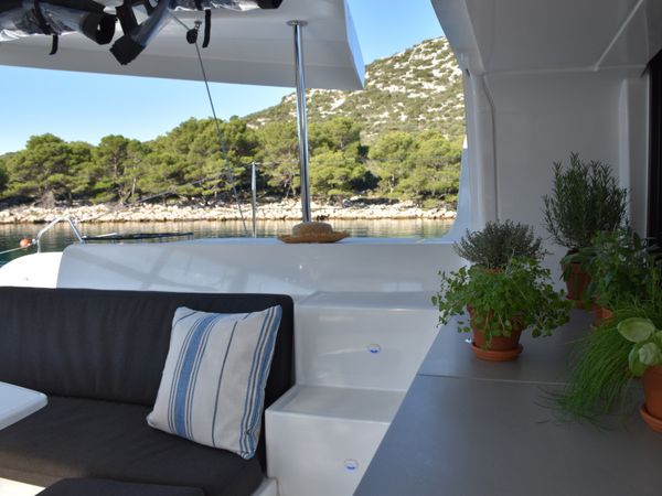 Lagoon 46 | Notorious