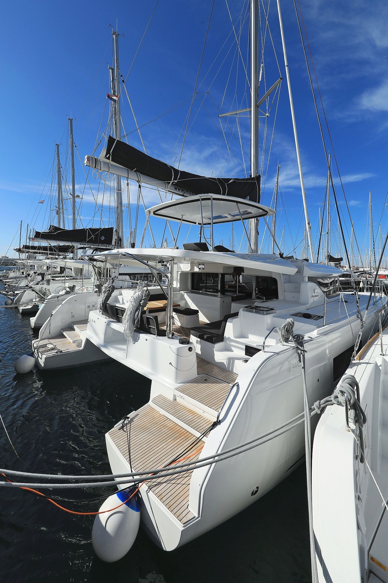 Lagoon 46 | Deep Sea