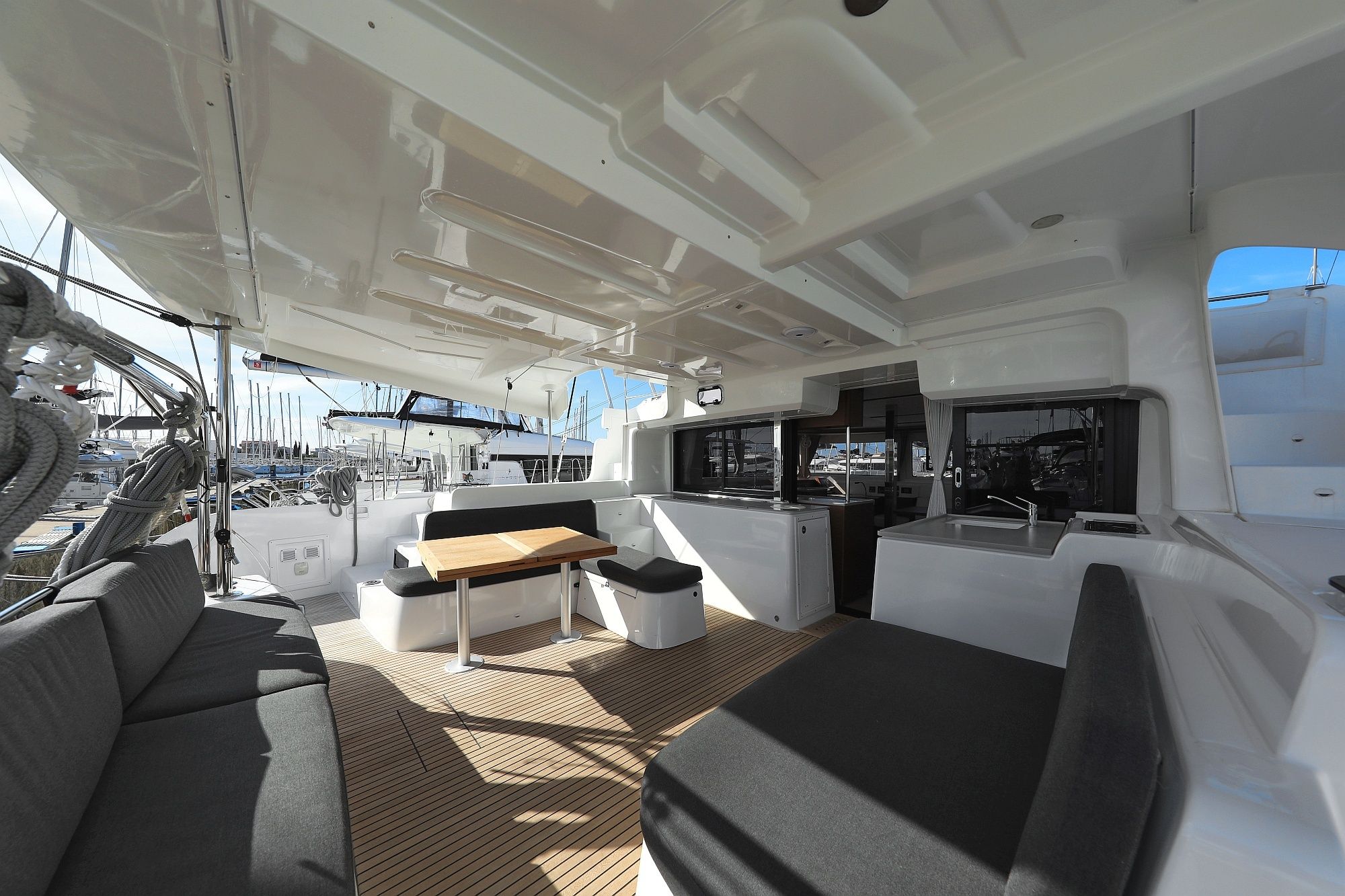 Lagoon 46 | Deep Sea