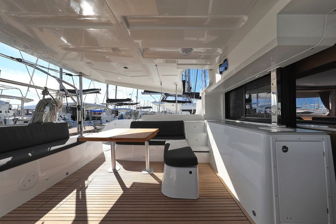 Lagoon 46 | Deep Sea