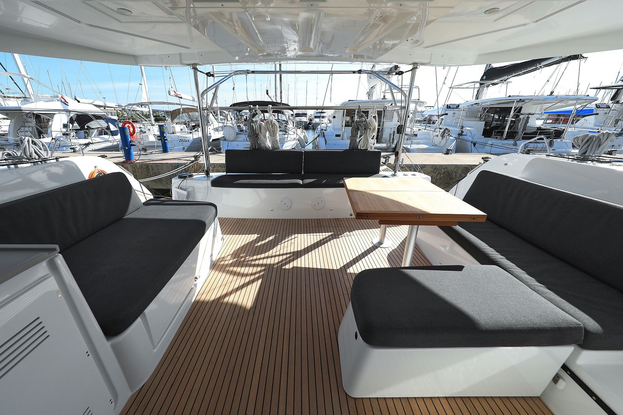 Lagoon 46 | Deep Sea