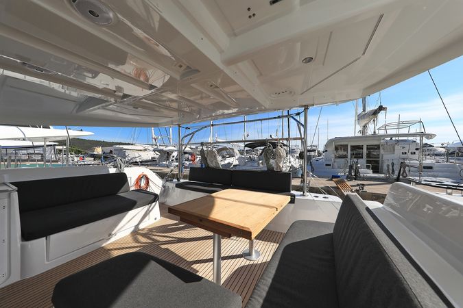 Lagoon 46 | Deep Sea