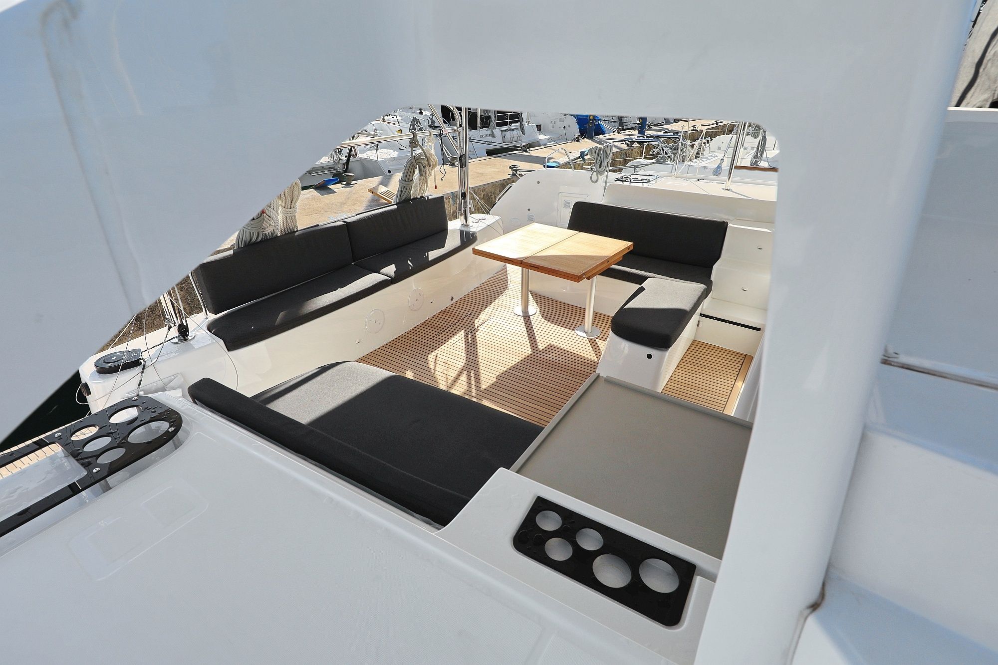 Lagoon 46 | Deep Sea