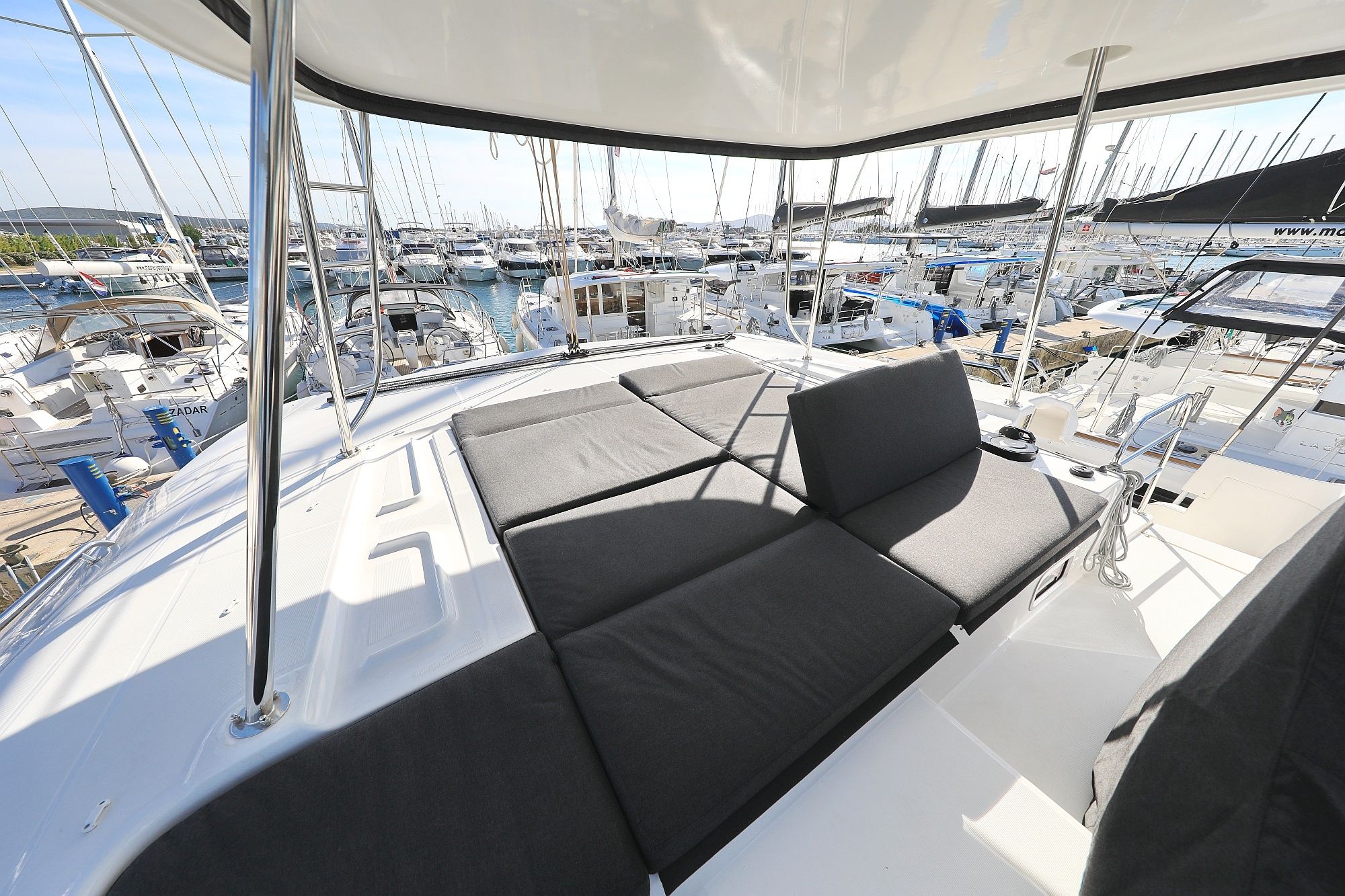 Lagoon 46 | Deep Sea