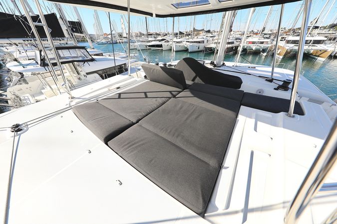 Lagoon 46 | Deep Sea