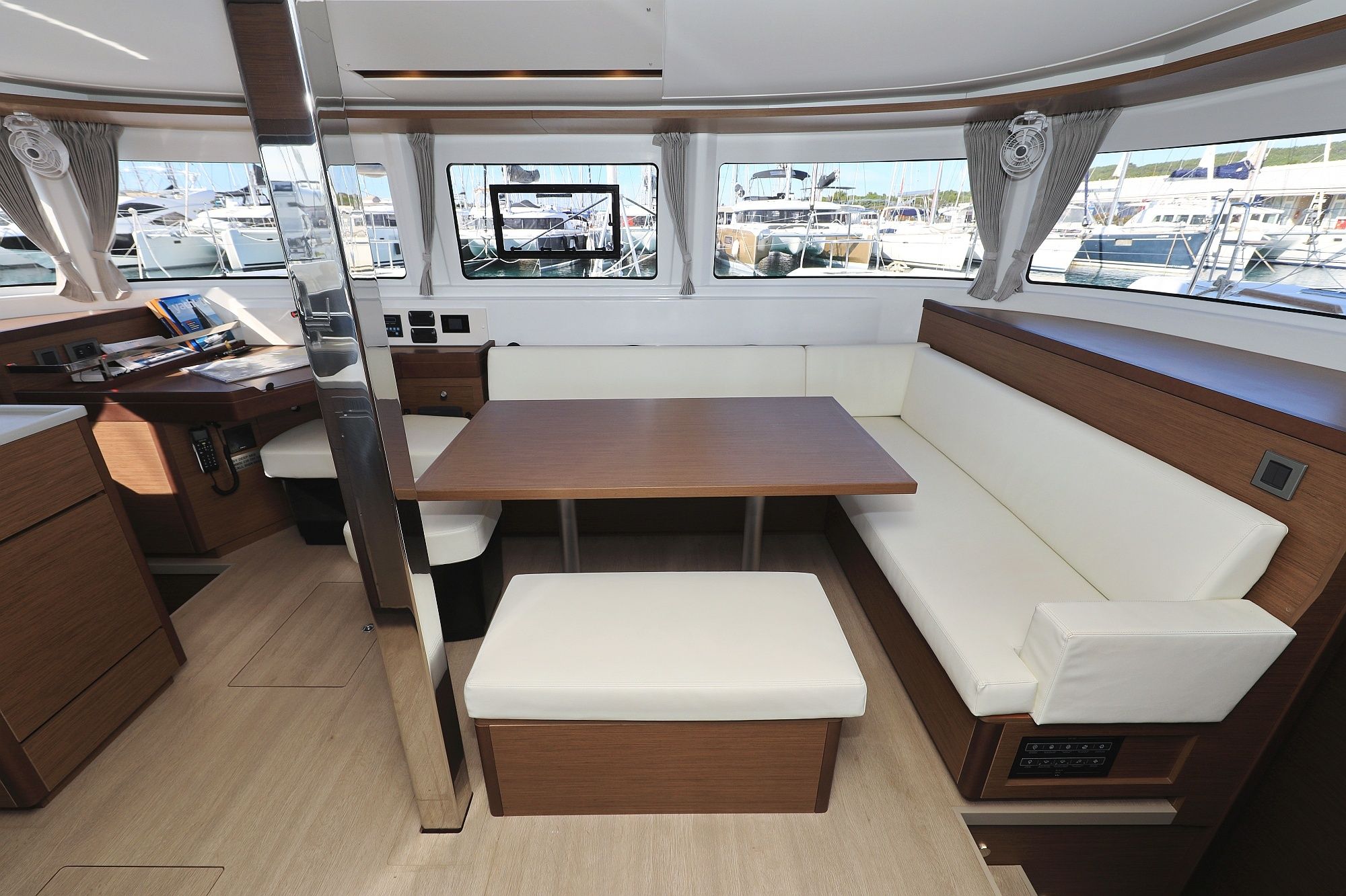 Lagoon 46 | Deep Sea