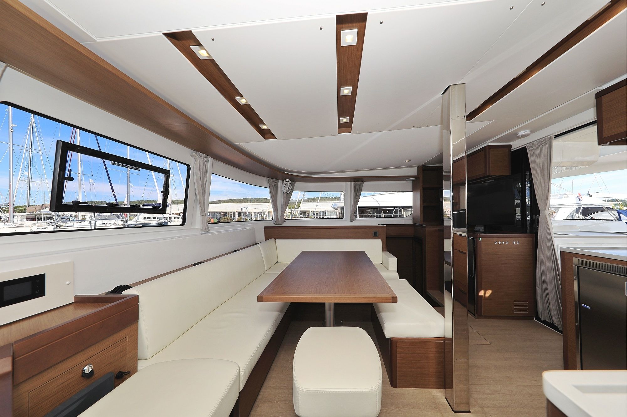 Lagoon 46 | Deep Sea