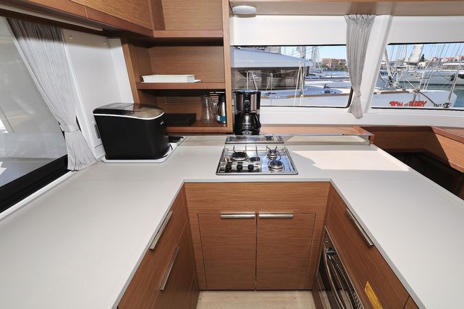 Lagoon 46 | Deep Sea