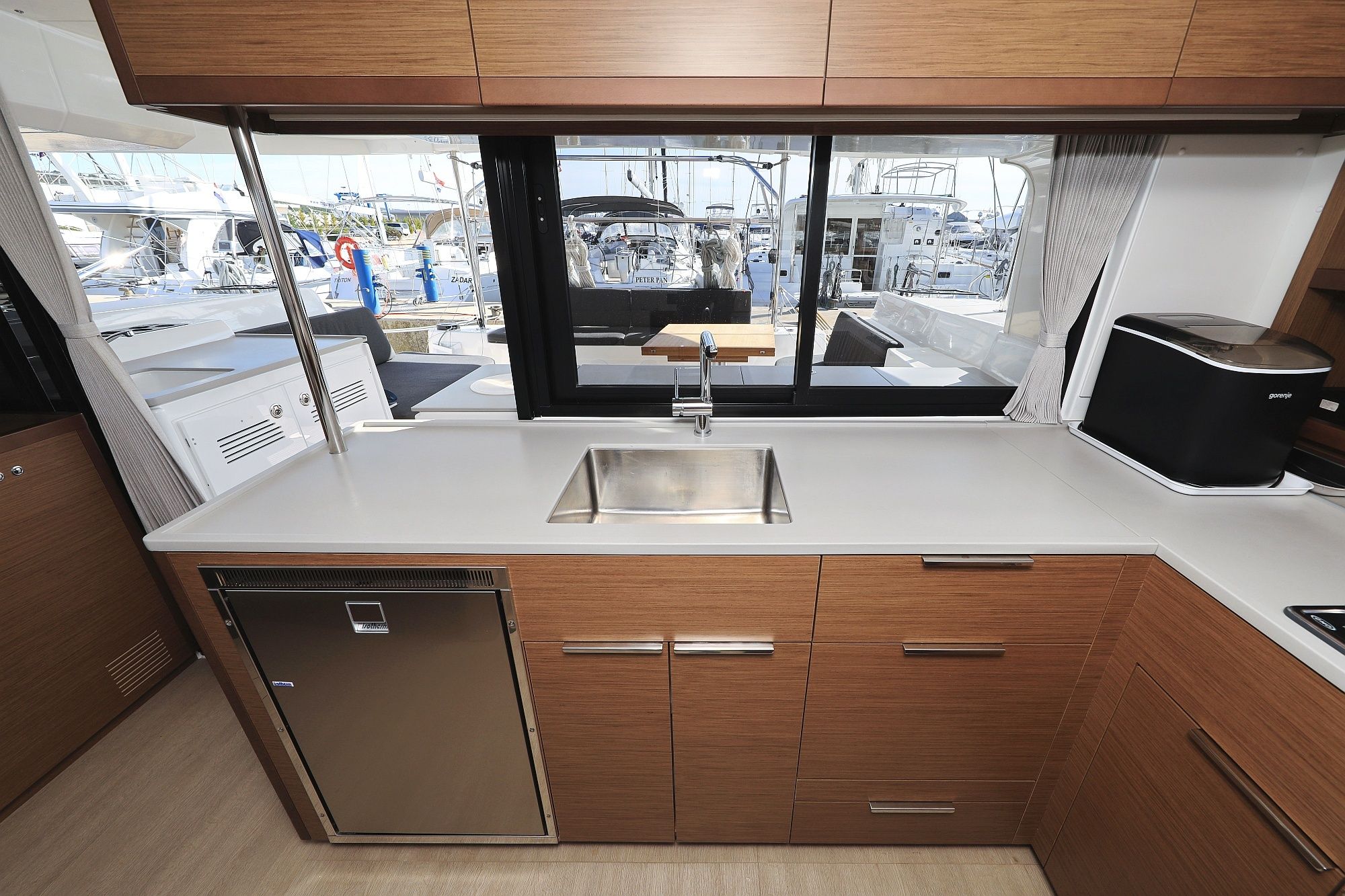 Lagoon 46 | Deep Sea