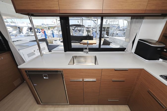 Lagoon 46 | Deep Sea