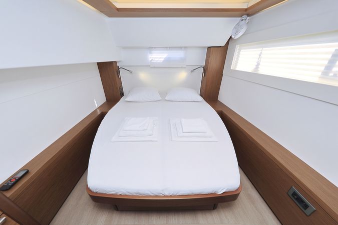 Lagoon 46 | Deep Sea