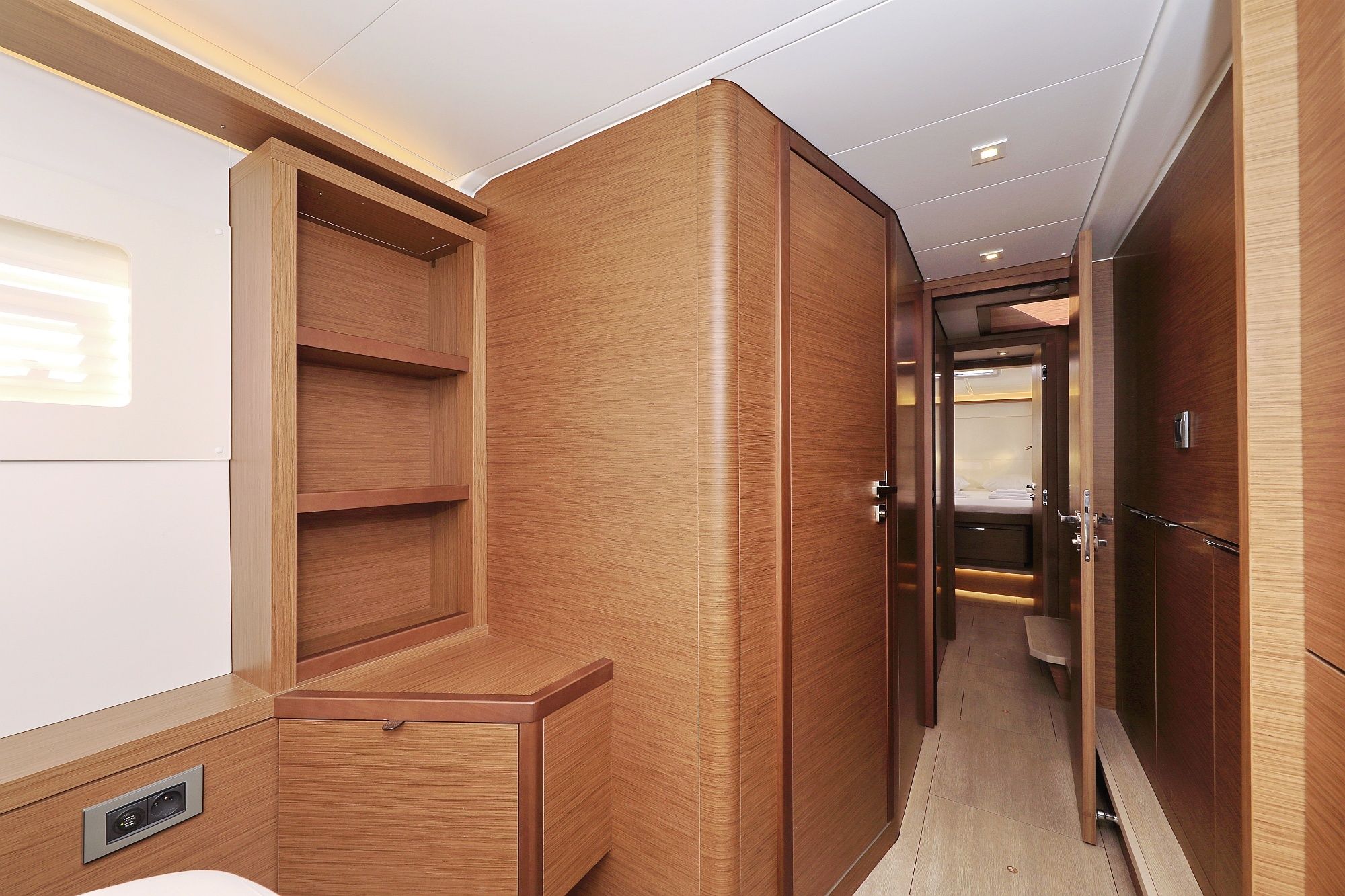 Lagoon 46 | Deep Sea