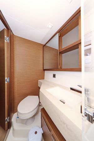 Lagoon 46 | Deep Sea