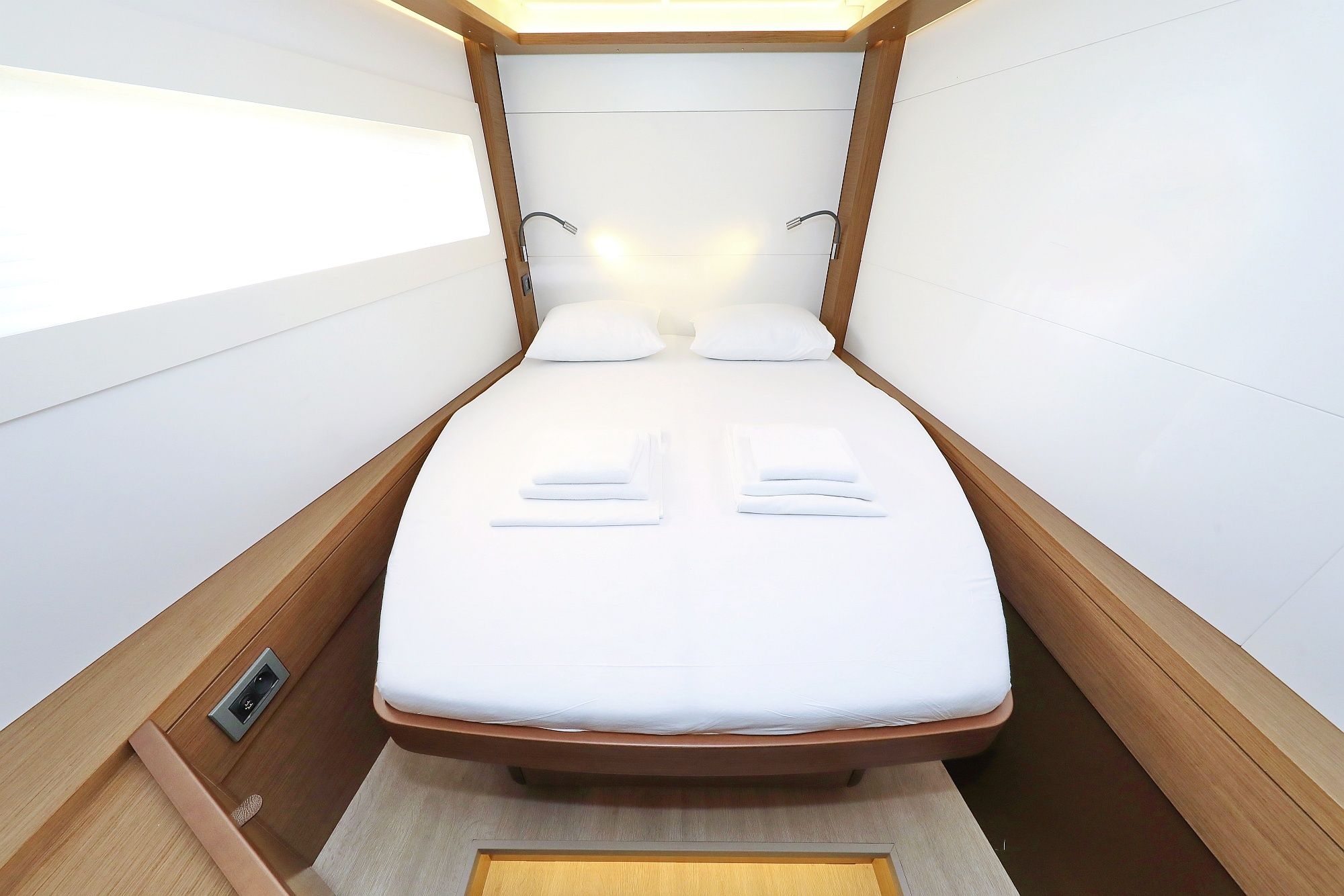 Lagoon 46 | Deep Sea