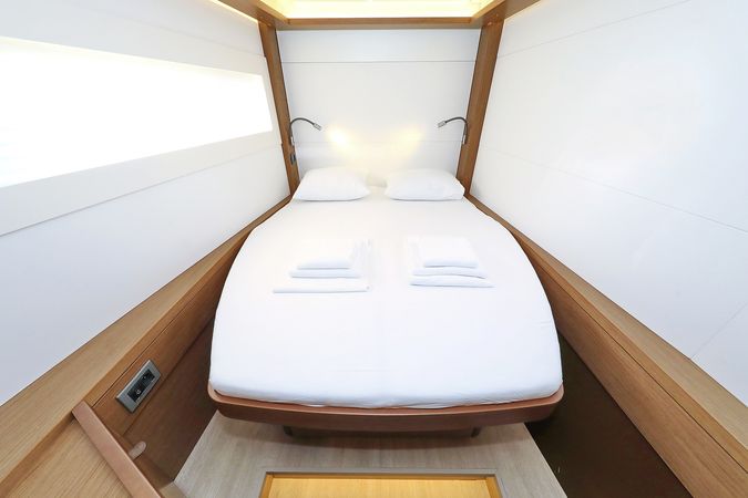 Lagoon 46 | Deep Sea