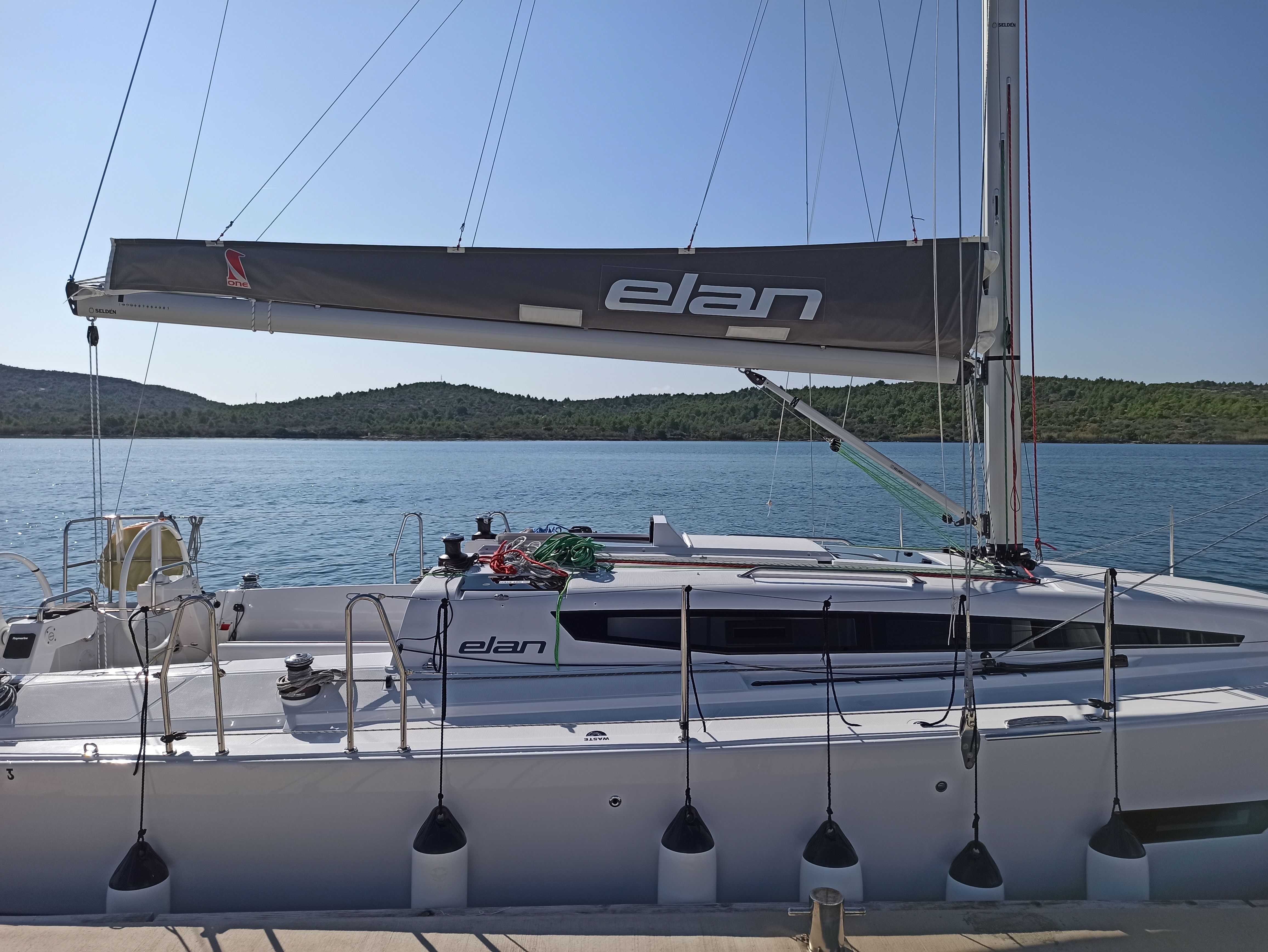 Elan E4 | Helena