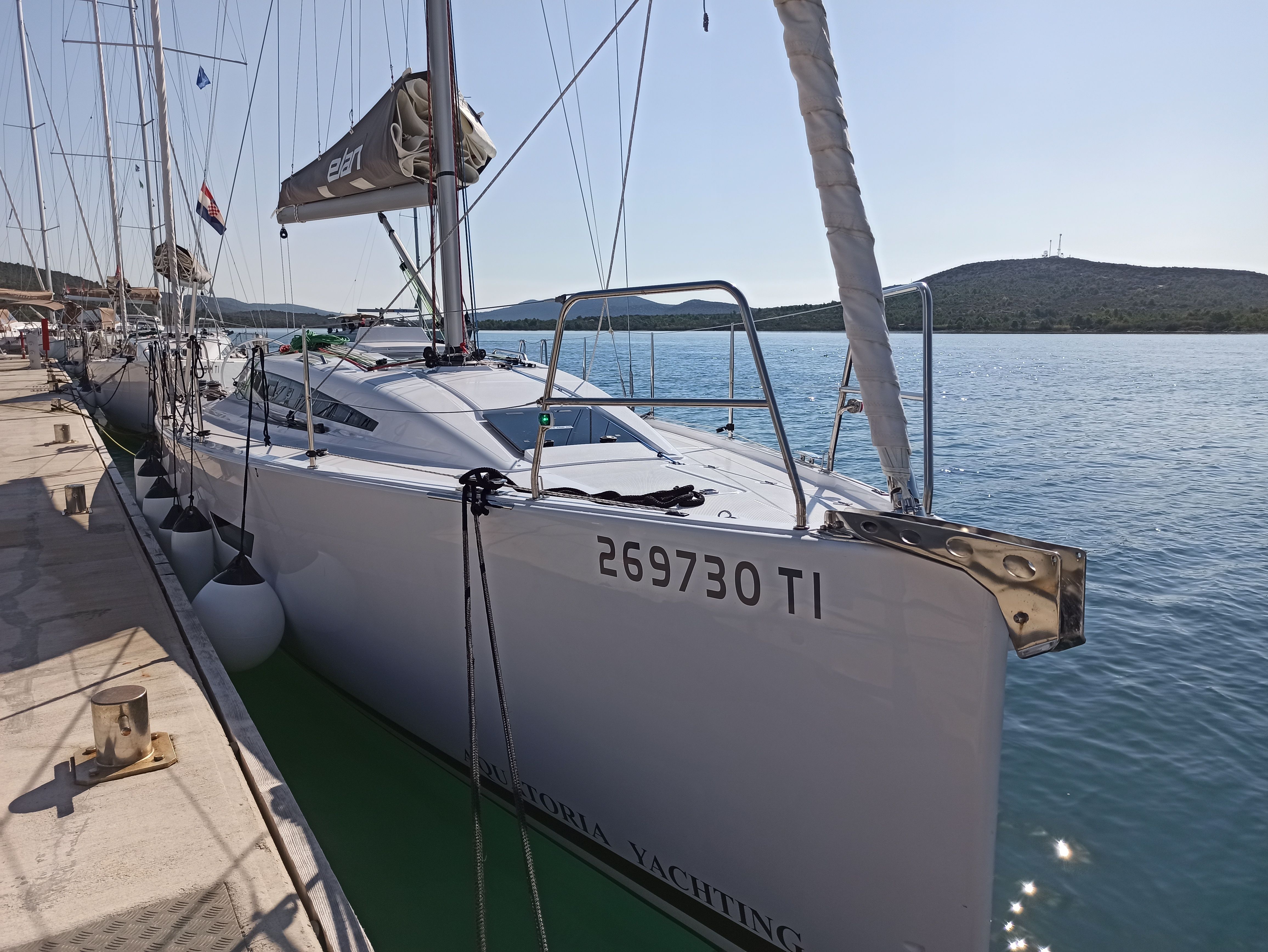 Elan E4 | Helena