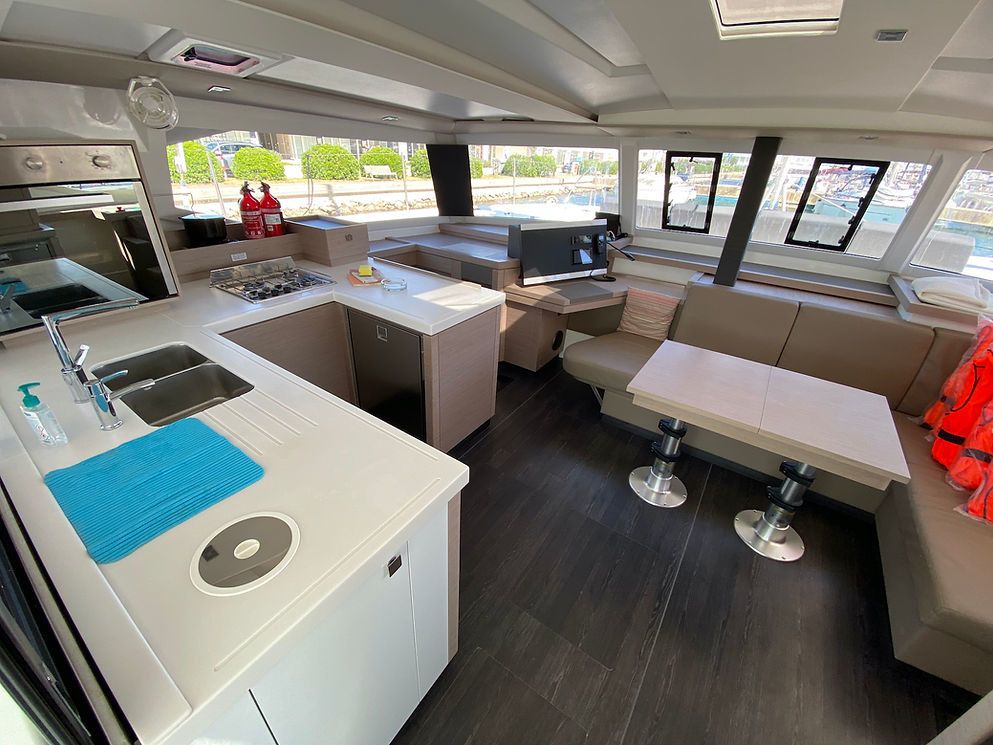 Fountaine Pajot Astrea 42 | Vespera