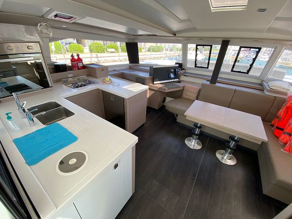 Fountaine Pajot Astrea 42 | Vespera